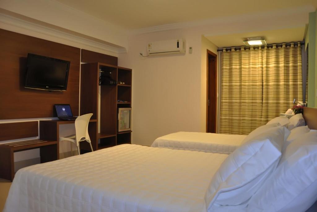 Hotel Saron Luziania Exterior photo